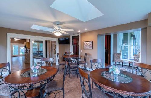 Fairbury House | Take 5 Rendezvous at Hoffman House Fairbury-Entire Home