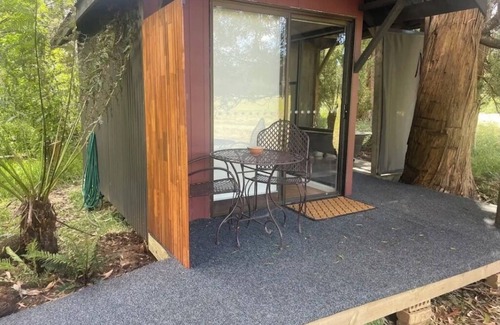 Camena Cabin | Take a break and unwind in this peaceful and relaxing bush setting n