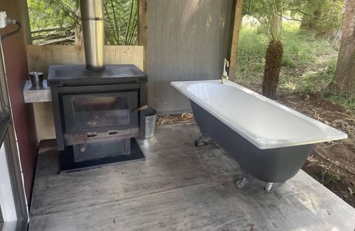 Camena Cabin | Take a break and unwind in this peaceful and relaxing bush setting n
