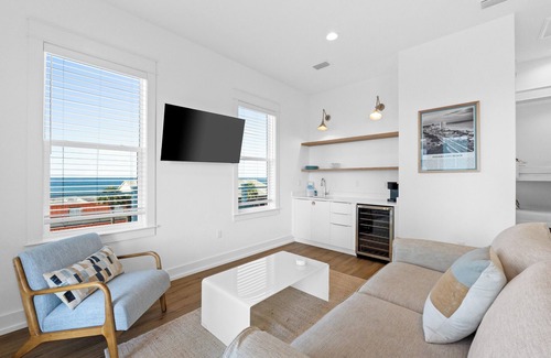 Silver Sands Beach Apartment | Take it Easy by Book That Condo