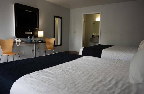 Dillon House | Take the Family on a Montana Getaway! 2 Units, Minutes From Outdoor Activity
