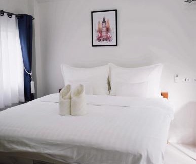 In Buri House | TakFha Café & Resort