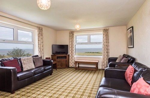 Dinas Cottage | Tal Eryr - a rural retreat that sleeps 10 guests in 5 bedrooms