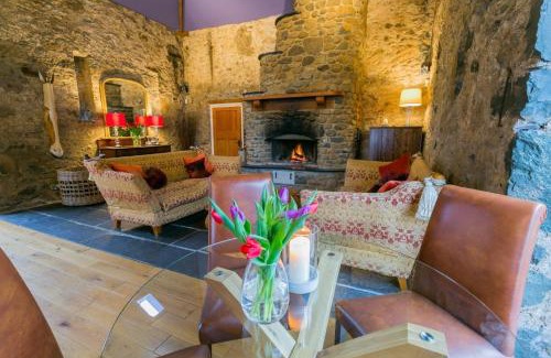 Bangor House | Tal Y Bont Uchaf Stables