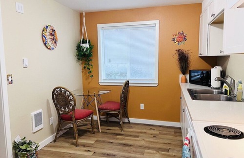 Southeast Salem Apartment | Talavera- vibrant Mexican-inspired apt in Salem