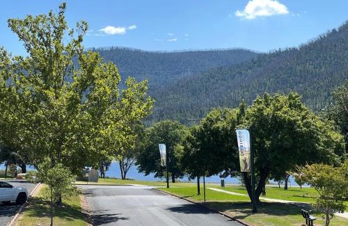 Talbingo Hotel | Talbingo Lodge - Selwyn Accommodation