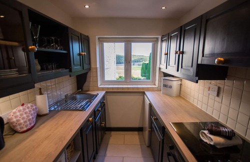 Helton House | Talbot House Sleeps 5 (3 Bedrooms)