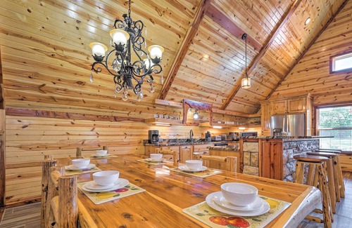 Talihina Cabin | Talihina Retreat w/ Kiamichi River Access!