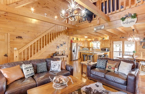 Jasper Cabin | Talking Rock Cabin Rental w/ Gas Grill & Fire Pit!
