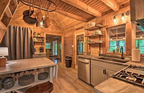 Jasper Cabin | Talking Rock Creek Cabin - 1.2acres with beautiful creek running through it.