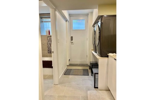 New Westminster House | Tall & Cozy with New Bathrooms
