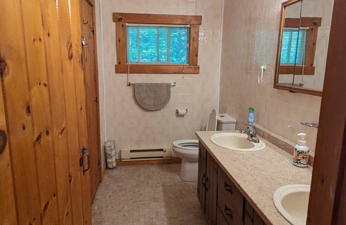 Head Cabin | Tall Timbers cottage is located on 100 kilometers of beautiful, tranquil river