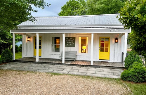 New Albany House | Tallahatchie Townhouse | Downtown ON the Tanglefoot