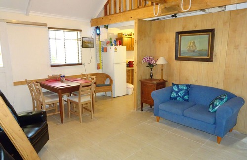 Mossy Point Cottage | Tallgums Hideaway - family beach retreat