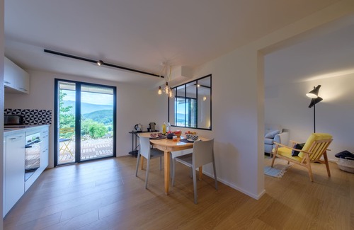 Talloires-Montmin Apartment | TALLOIRES, cosy independent apartment with beautiful lake and mountains views