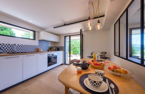 Talloires-Montmin Apartment | TALLOIRES, cosy independent apartment with beautiful lake and mountains views