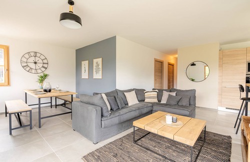 Talloires-Montmin Apartment | Talloires Village/New Residence/Beach on foot