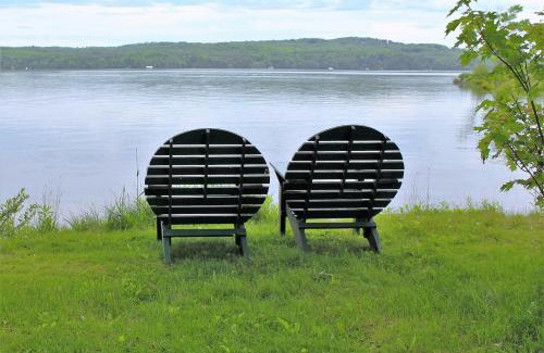 Lake of Bays Hotel | Tally Ho Inn