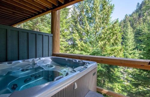 Nordic Estates House | Taluswood 14 by Outpost Whistler