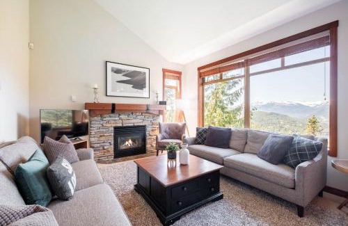 Nordic Estates House | Taluswood Bluffs by Outpost Whistler
