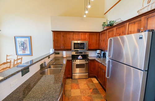 Nordic Estates House | Taluswood - Spacious Creekside Townhome with Amazing Views & Common Hot Tub