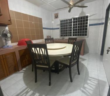 Bintulu House | Taman Bamboo Homestay