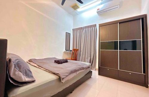 Taman Universiti House | TAMAN UNIVERSITI THREE BEDROOMS 6-10Pax UTM, SKUDAI