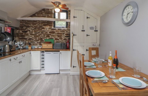 Gulworthy Cottage | TAMAR BARN, pet friendly, character holiday cottage in Gulworthy