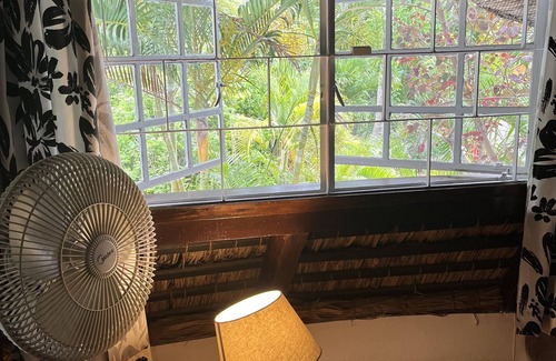 Tamarin House | Tamarin: Charming bungalow on Tamarin Bay