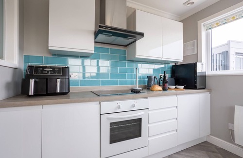 Moelfre House | Tamarisk - a single-storey cottage in Moelfre