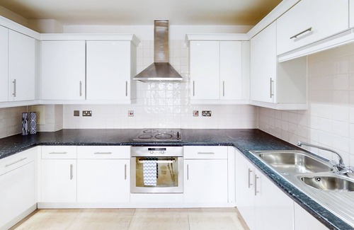 Hatfield Apartment | Tamblin Lodge - Fresh, Modern Apartment