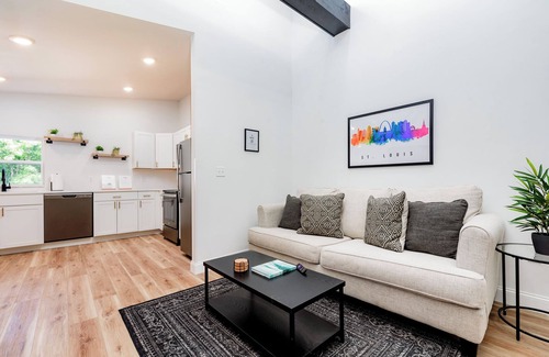 Clayton-Tamm House | Tamm Ave 3-BR Retreat