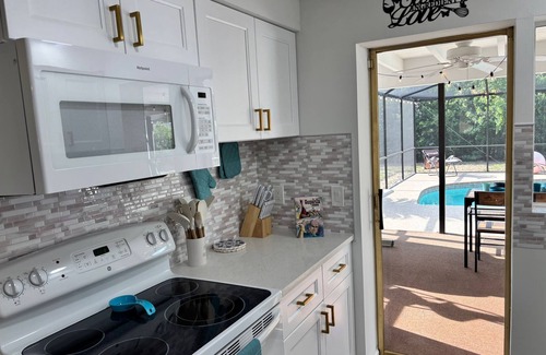 Bearss Plaza House | Tampa 3BR House: Private Pool, Prime Location/Near Attractions/Private Parking
