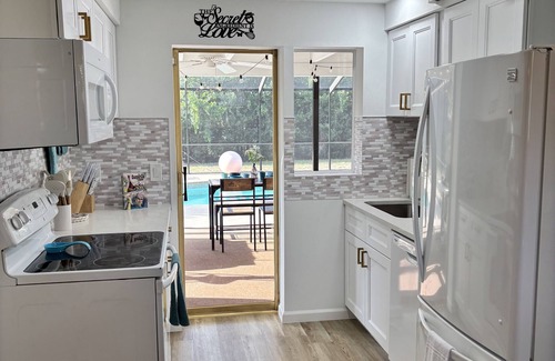 Bearss Plaza House | Tampa 3BR House: Private Pool, Prime Location/Near Attractions/Private Parking