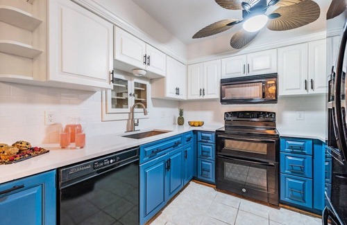 Ballast Point House | Tampa Bae House · Spacious South Tampa Home with Heated Pool + Patio