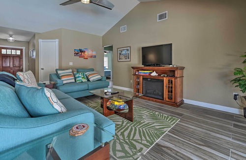 Greater Northdale House | Tampa Bay Bungalow w/ Private Pool & Yard!
