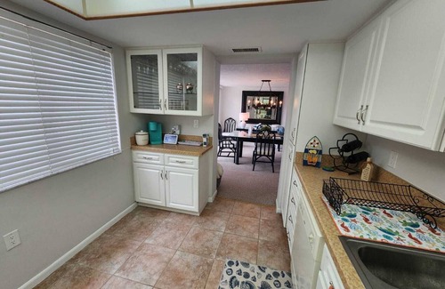 Pinellas Point Condo | Tampa Bay Waterfront Condo 2B-2B heated pool St. Petersburg FL