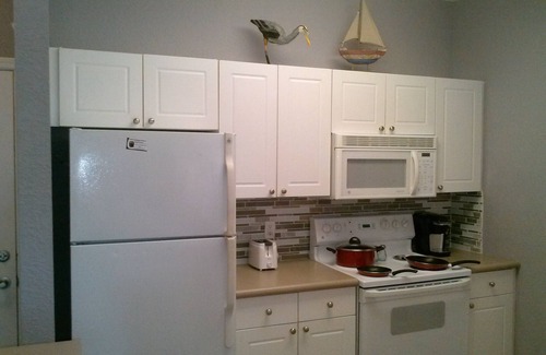 Tampa Condo | Tampa~Brandon 1st. floor Poolside condo! Jan cancel alert! Xtra 10% off$!