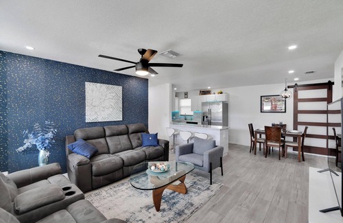Sun Bay South House | Tampa Escape: 4BR, 9-Bed Home, Game Room & Firepit