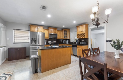 Riverside Heights House | Tampa Getaway - Sleeps 12 - Near Riverwalk & Downtown