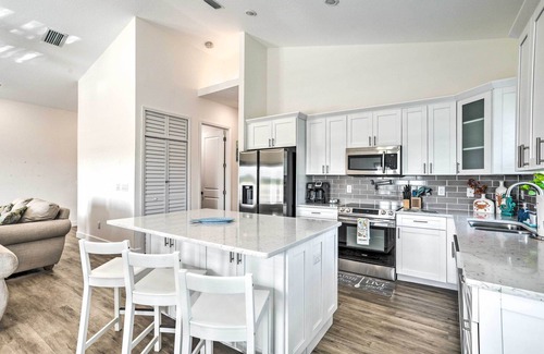 Port Tampa City House | Tampa House w/Patio, Near Downtown & Beaches!