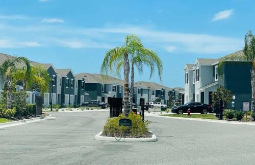 Riverview House | Tampa Modern Vacation Townhome