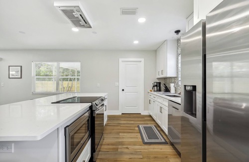 Riverside Heights Cottage | Tampa Vacation Rental ~ 3 Mi to Downtown!