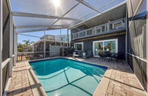 Bay Crest Park House | Tampa Waterfront 3BR w Pool Dock DanderFree