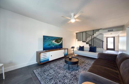 Bay Crest Park House | Tampa Waterfront 3BR w Pool Dock DanderFree