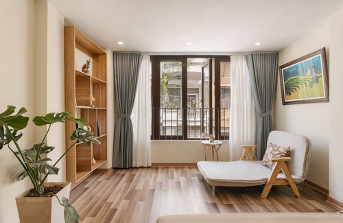 Old Quarter Apartment | Tamundi Homestay Train street view