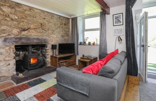 Caernarfon House | Tan Meredydd