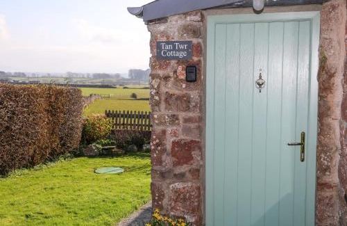 Llanfairpwllgwyngyll House | Tan Twr Farm Cottage