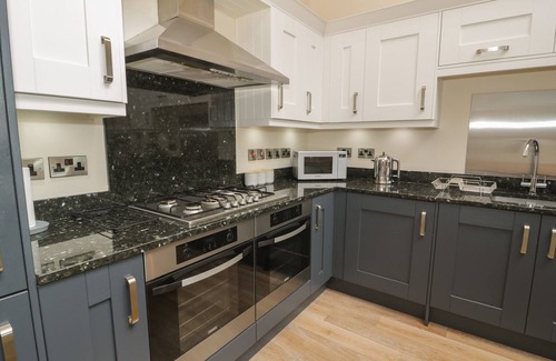 Brynrefail House | TAN TWR, pet friendly, luxury holiday cottage in Llanfairpwll