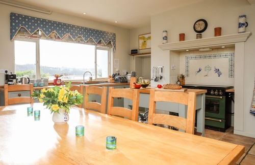 Menai Bridge Cottage | TAN Y COED, pet friendly, character holiday cottage in Menai Bridge